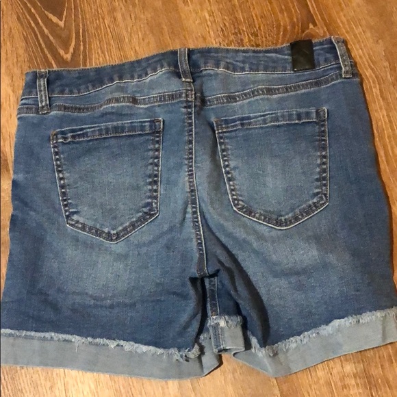 Shorts - Picture 2 of 2